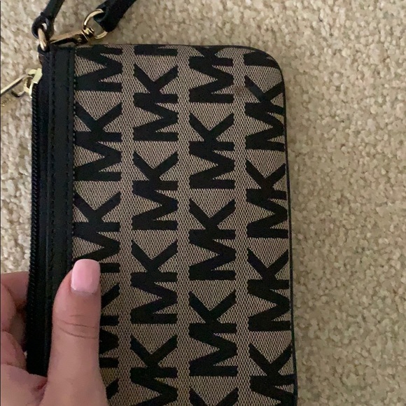 Micheal Kors Wristlets - Picture 5 of 5